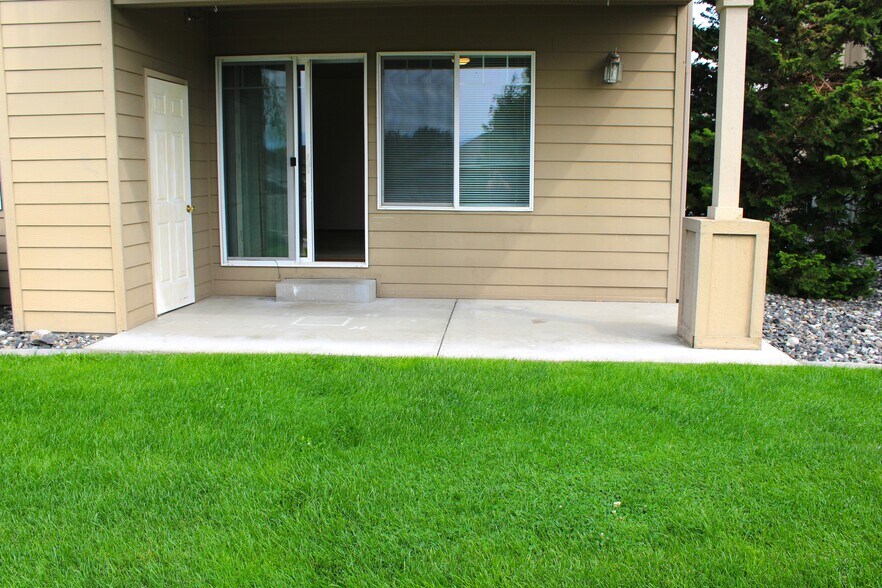 Building Photo - 48 Beacon Dr