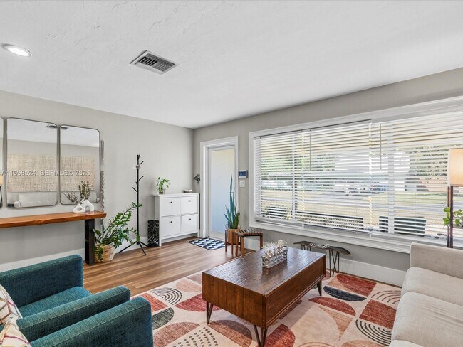 Building Photo - 2648 NE 26th Ave