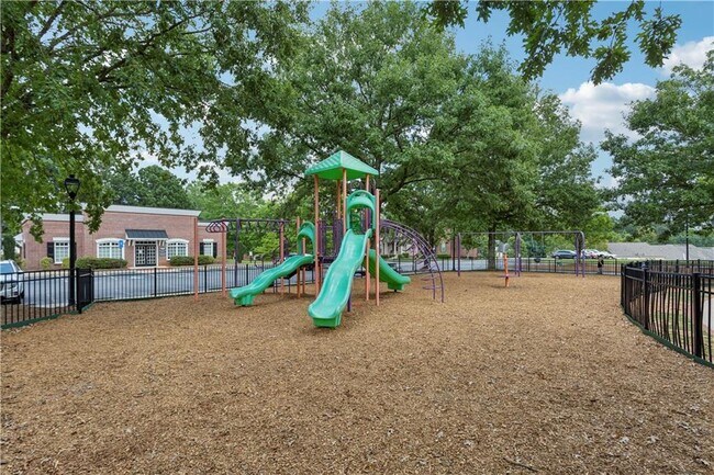 Building Photo - 283 Hiawassee Dr