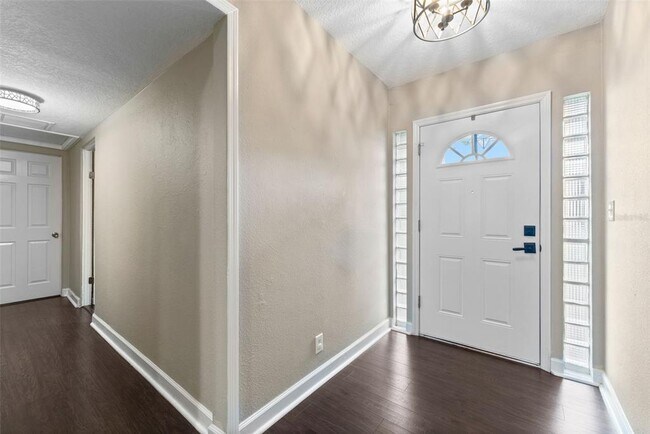 Building Photo - 4008 W Swann Ave