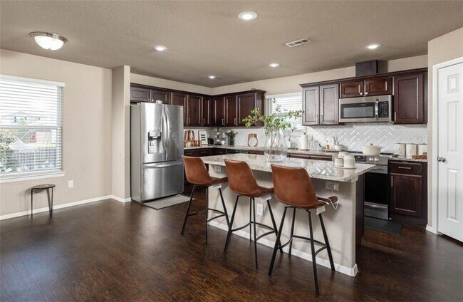 Building Photo - 6108 SW Warrington Rd