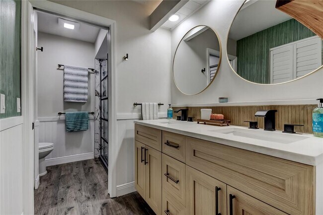 Building Photo - 2673 Sabal Springs Cir