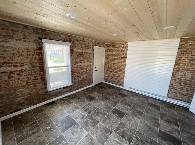 Building Photo - 316 N Fillmore St