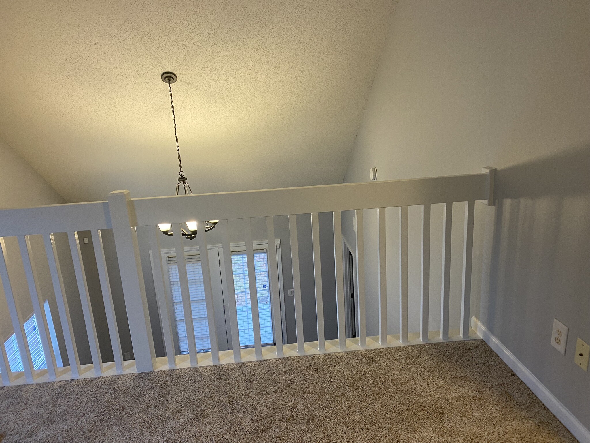 Building Photo - 8041 Christmas Ct