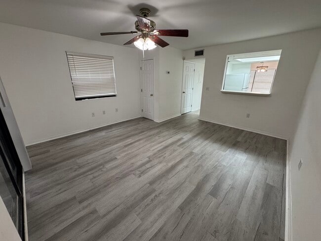 Building Photo - 4642 SW 45th Ln