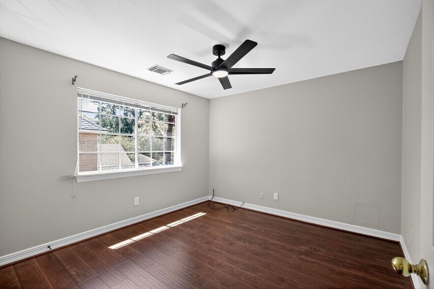 Building Photo - 3523 Shady Village Dr