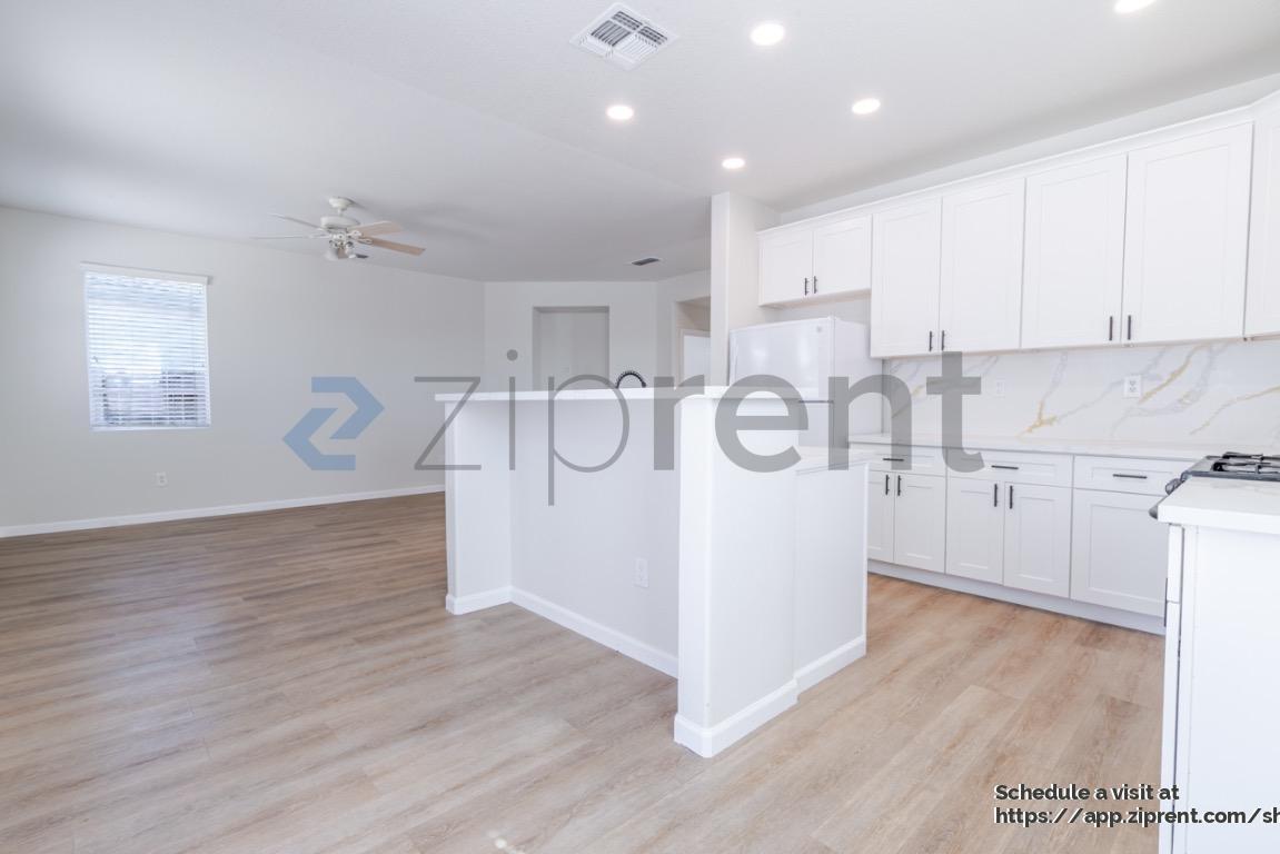 Building Photo - 3301 Myna Way