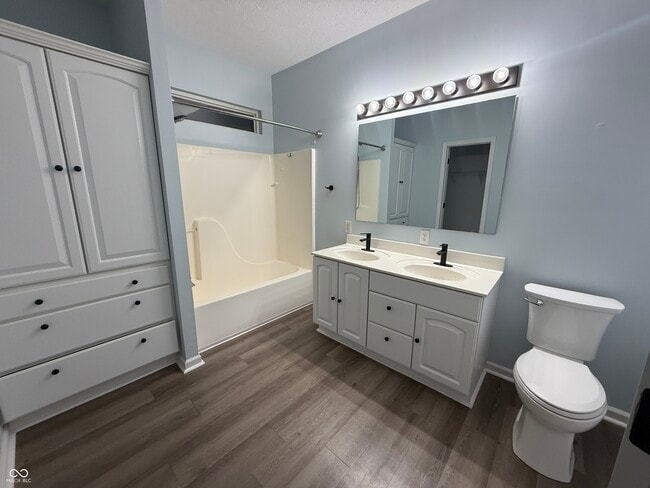 Building Photo - 5882 Hollow Oak Trail