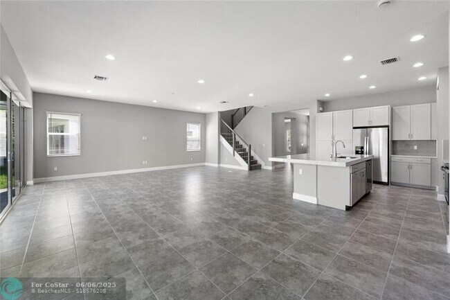 Building Photo - 5350 Liberty Ln