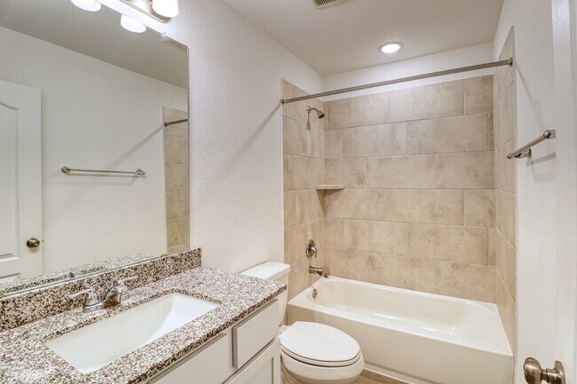 Building Photo - 8106 Royal Palm Ct