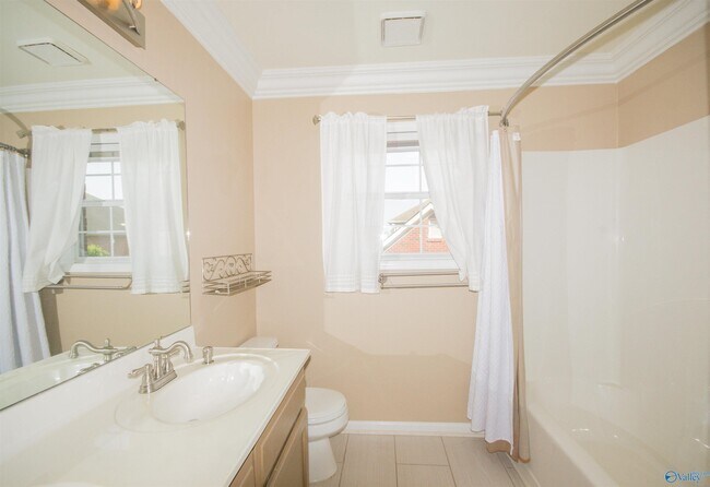 Building Photo - 104 Lancaster Ct SW