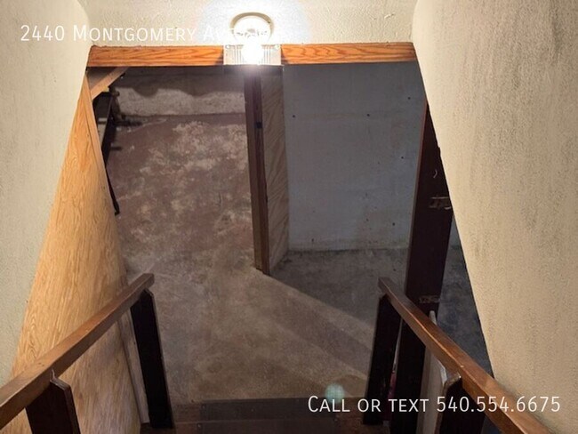 Building Photo - 2440 Montgomery Ave SW