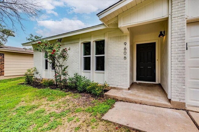 Building Photo - 9606 Dallum Dr