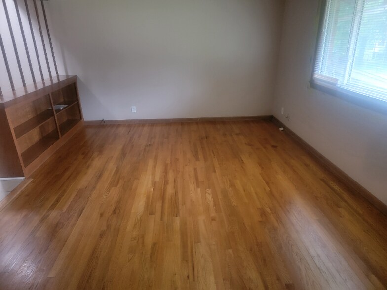 Building Photo - 4144 N 60th Ave