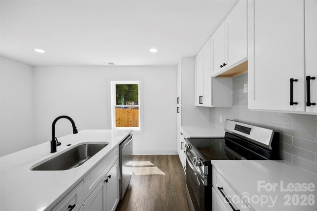 Building Photo - 2942 Reid Ave