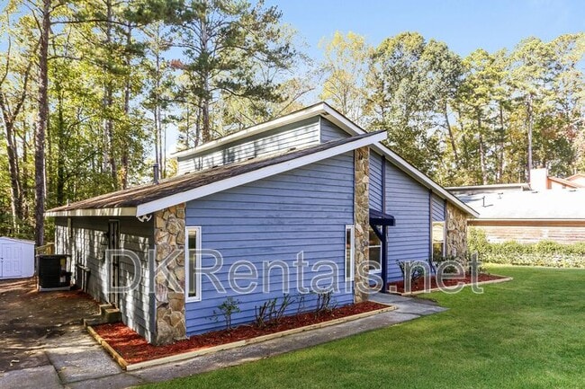 Building Photo - 135 Beethoven Ct