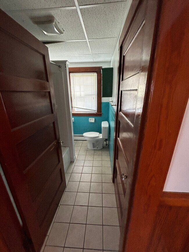 Building Photo - 221 Market St