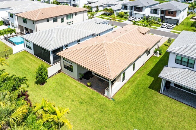 Building Photo - 8330 Essex Country Clb Dr