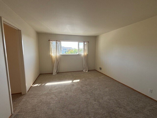 Building Photo - 175 Upper Via Casitas