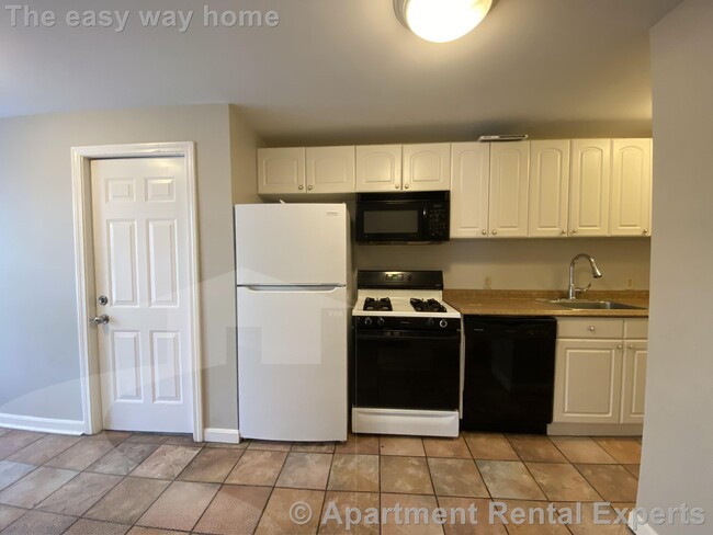 Building Photo - Cambridgeport 3 bedroom