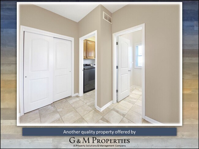 Building Photo - Rarely Available - Large Executive Rental ...