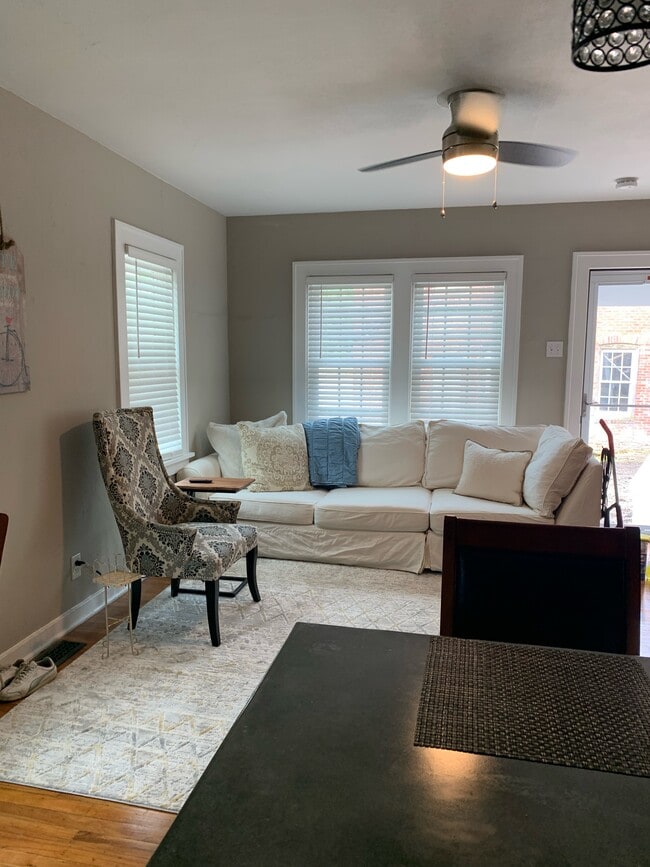 Building Photo - 213 French St