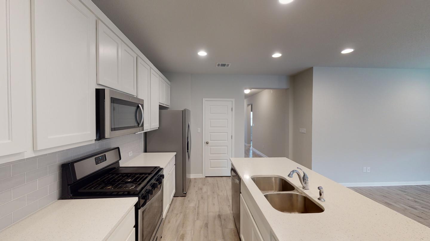 Building Photo - Pristine Leander home with access to community pool & park