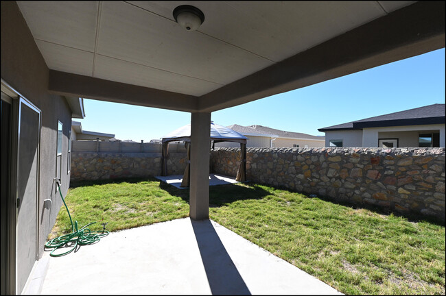 Building Photo - 12149 Mesquite Thorn Dr