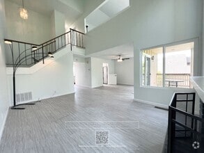Building Photo - Beautifully 3BR Townhome with Huge Loft St...