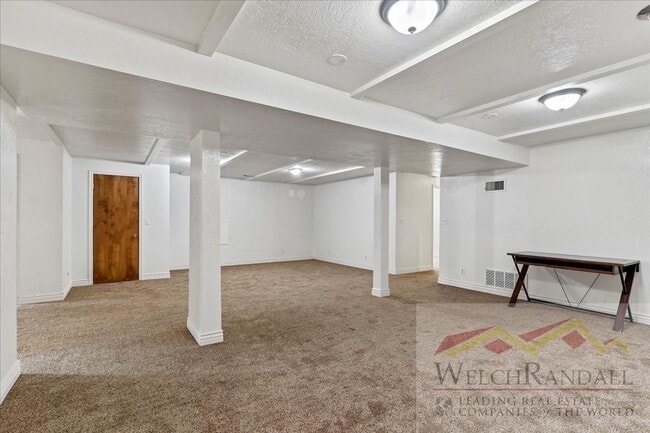 Building Photo - Your Ideal 4-Bed Layton Home - Style, Space & Location!