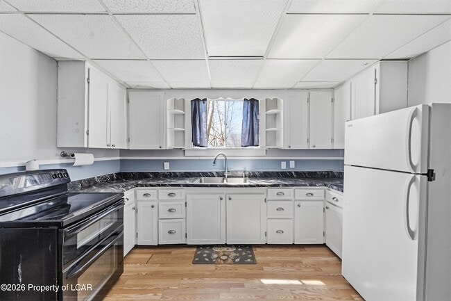 Building Photo - 175 Dundaff St