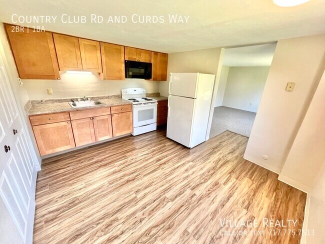 Building Photo - 671 Country Club Rd