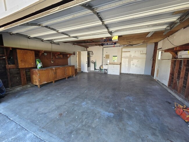Building Photo - 3+2 Single Family Home in Thousand Oaks - ...