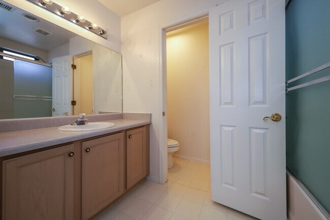 Building Photo - 8256 S Vía Del Forjador