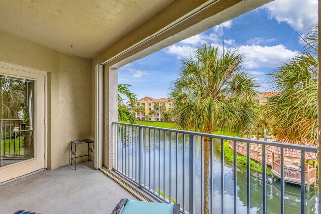 Building Photo - 500 Uno Lago Dr