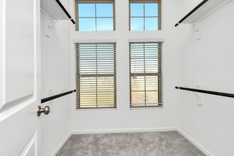 Building Photo - 5535 Holly Hvn Ct