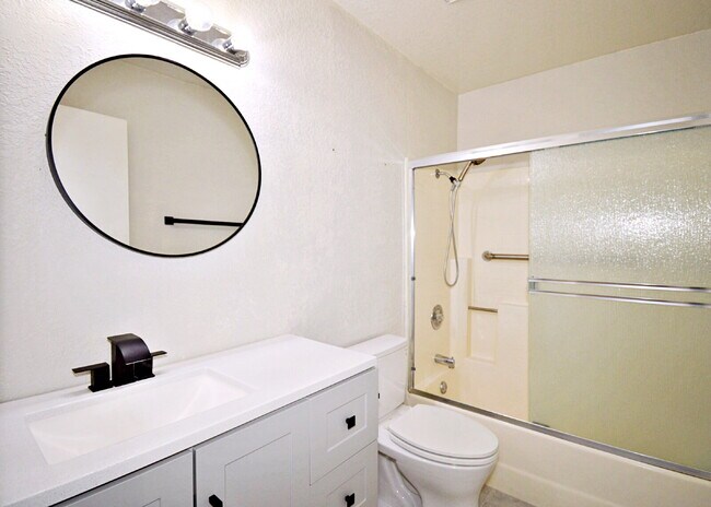 Building Photo - "Charming Oasis: 3-Bedroom Cathedral City Retreat with Pool, Fireplace, and Granite Kitchen!"