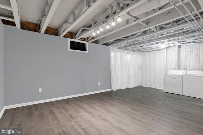 Building Photo - 8227 Moffat Run