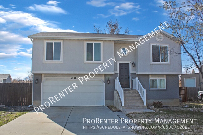 Primary Photo - 4252 Midland Dr
