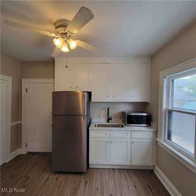 Building Photo - 2020 Elbur Ave