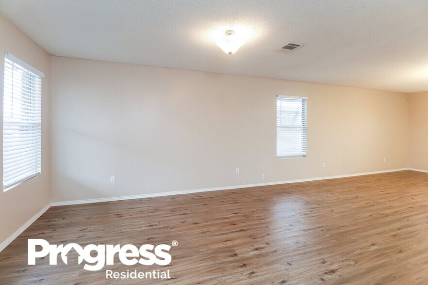 Building Photo - 317 Blairwood Dr