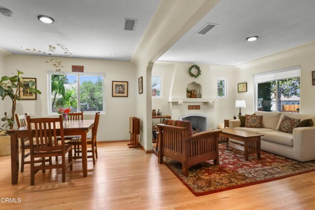 Building Photo - 2520 Casitas Ave