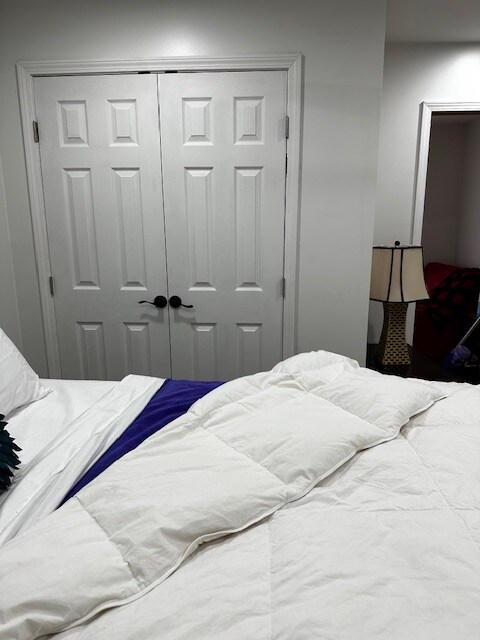 Building Photo - 206 Division Street