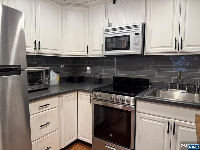 Building Photo - 42 Willow Wood Ct