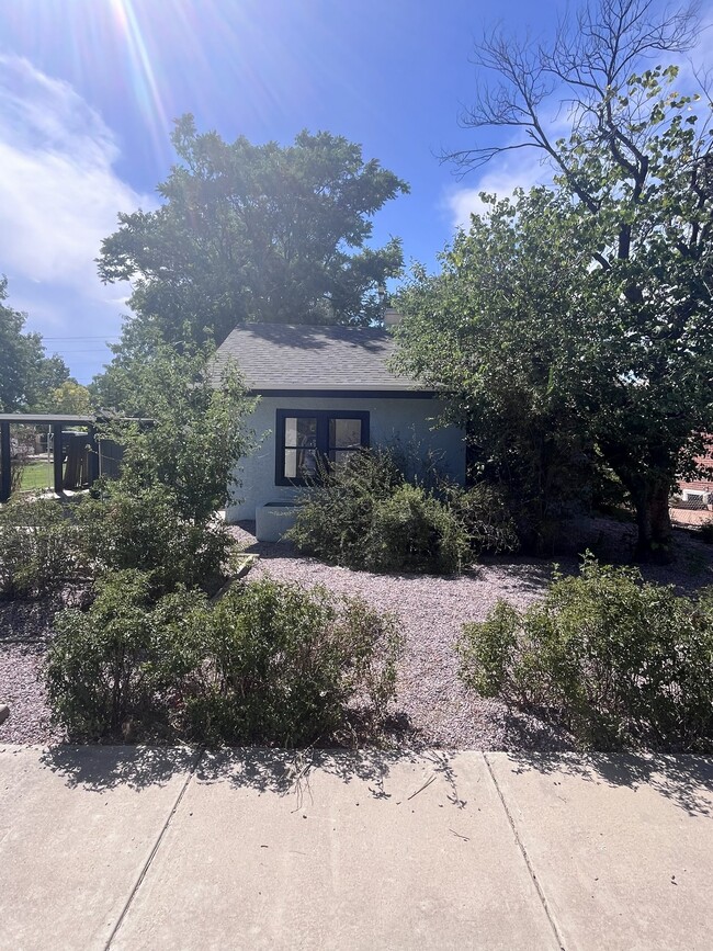 Building Photo - 737 Belmont Ave