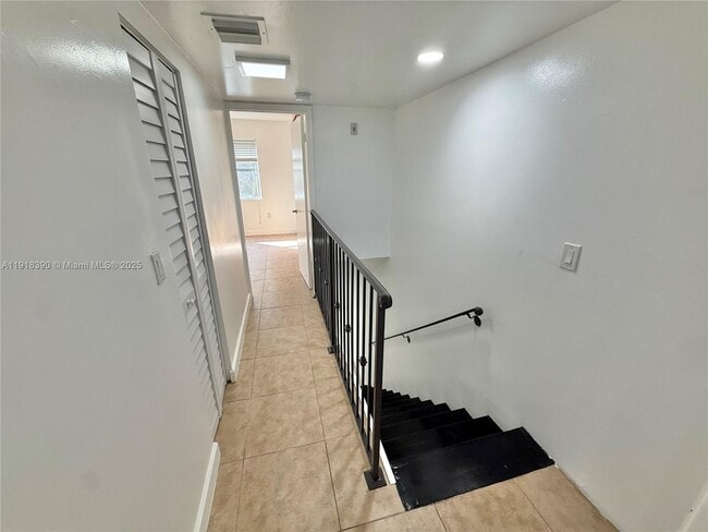 Building Photo - 4600 SW 67th Ave