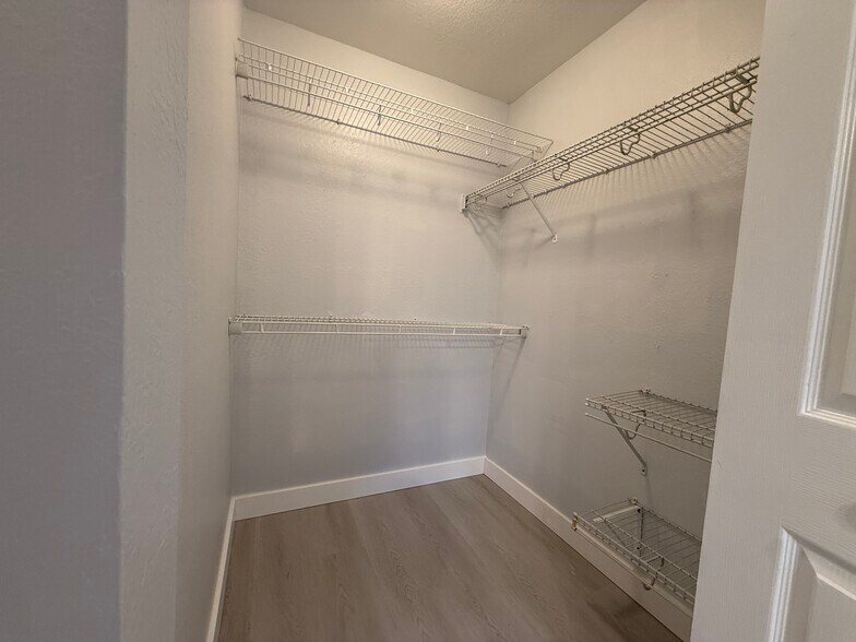 Building Photo - 9586 Lake Chase Island Way