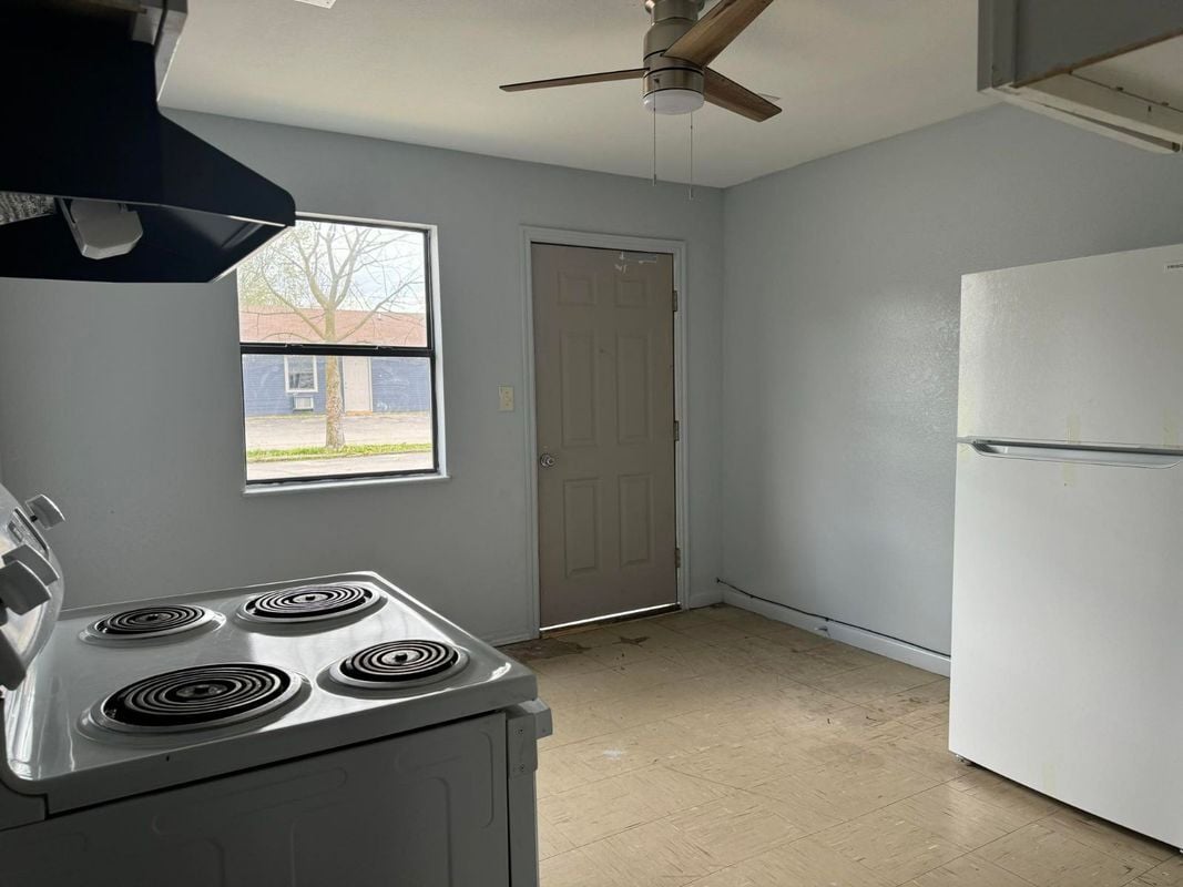 Building Photo - 100 Gregory Dr