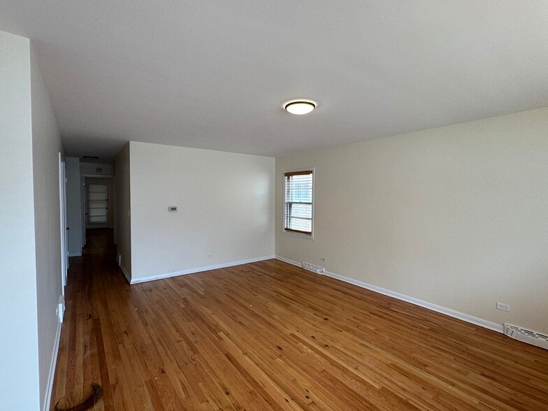 Building Photo - 2936 W Touhy Ave