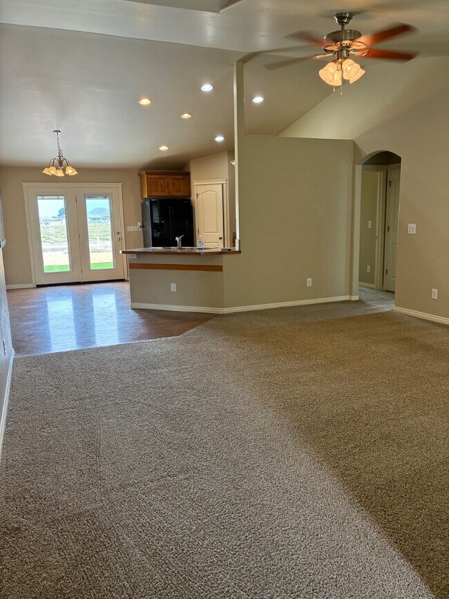 Building Photo - 234 Greenbrier Dr